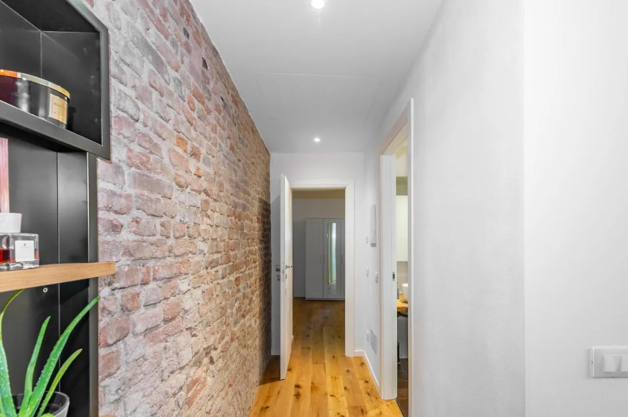 Un Nido A Mantova Historic Apt Near The Center! דירה